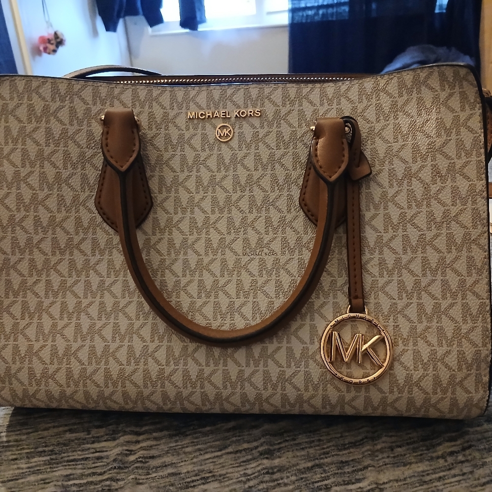 Michael Kors purse/wallet - Picture 3 of 5